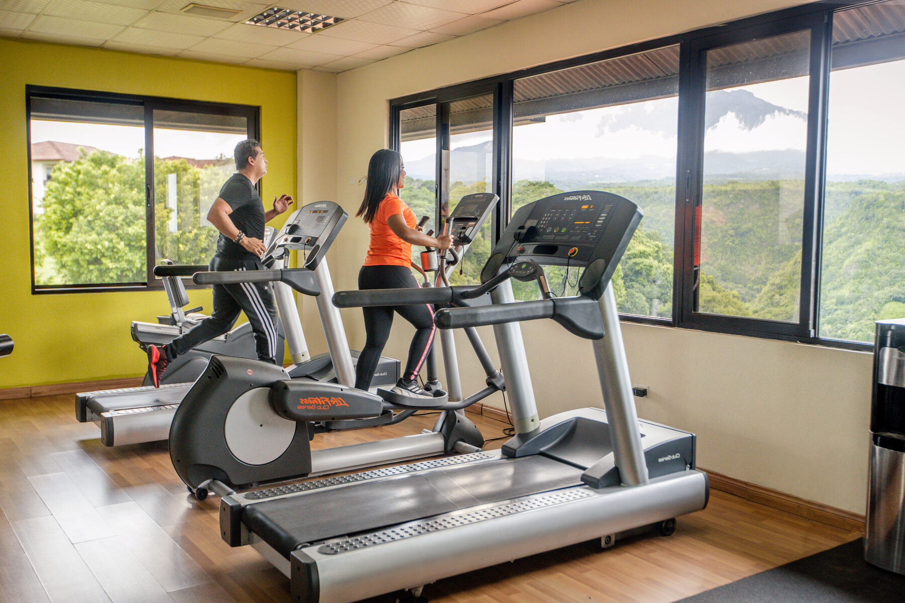 Gimnasio con vista